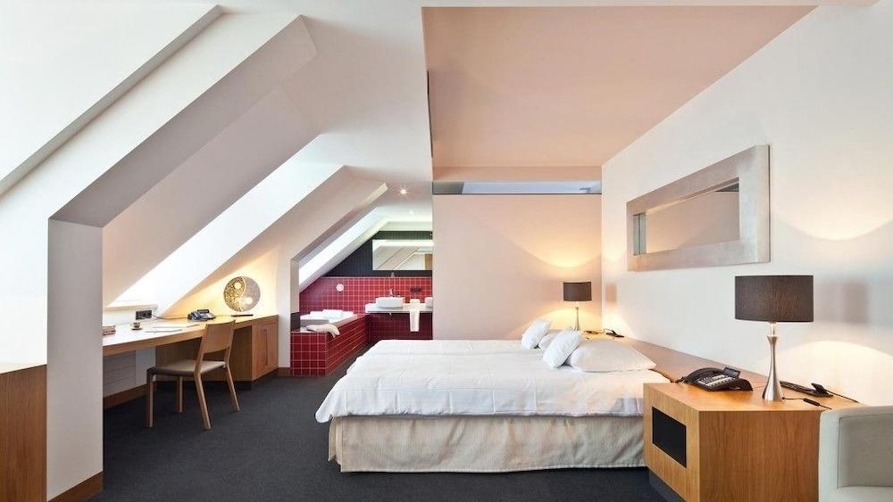 Hotel-Residence Am Klouschter Мондорф-Лес-Баинс Экстерьер фото